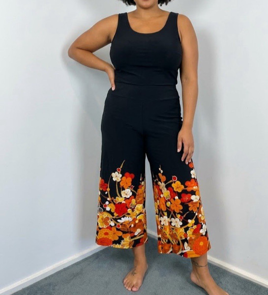 ts TAKING SHAPE [sz 18] black pull on stretch jersey wide leg flower power Pants