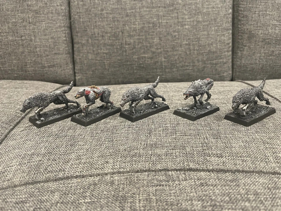 DIRE WOLVES x5 DOOM WOLF VAMPIRO CUENTA WARHAMMER FANTASÍA EL VIEJO MUNDO NO MUERTO Foto 2 de 4