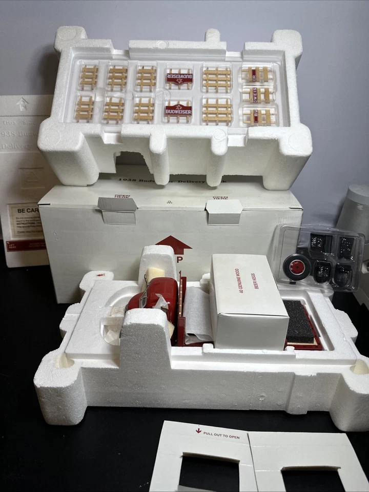 Danbury Mint Diecast 1938 GMC Budweiser Delivery Truck Model 1/24 Scale NIB - Image 2 of 4