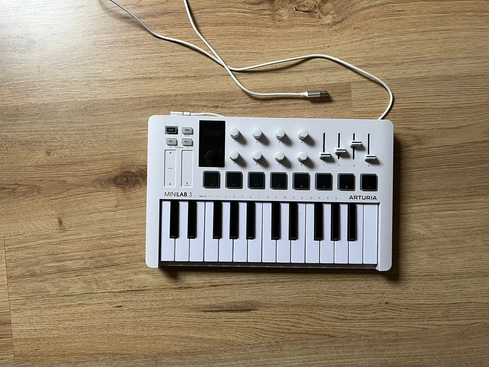Arturia MiniLAB 3 25-Key USB MIDI Keyboard & Pad Controller (white)