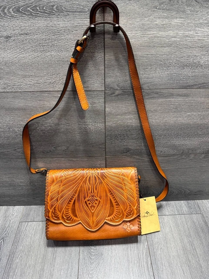 Bolso de Hombro Natural Patricia Nash Santillana Cuero Tooled Foto 3 de 4