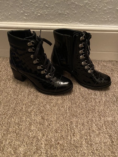black ankle boots size 4