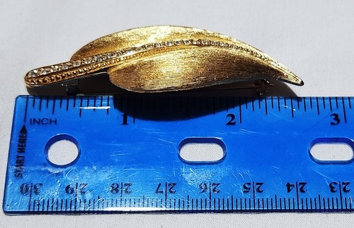 Vintage Signed Christian Dior Brushed Leaf Crystal Brooch - Picture 10 of 10