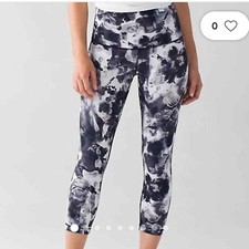 LULULEMON wunder under high rise crop leggings black and white rose print-sz6