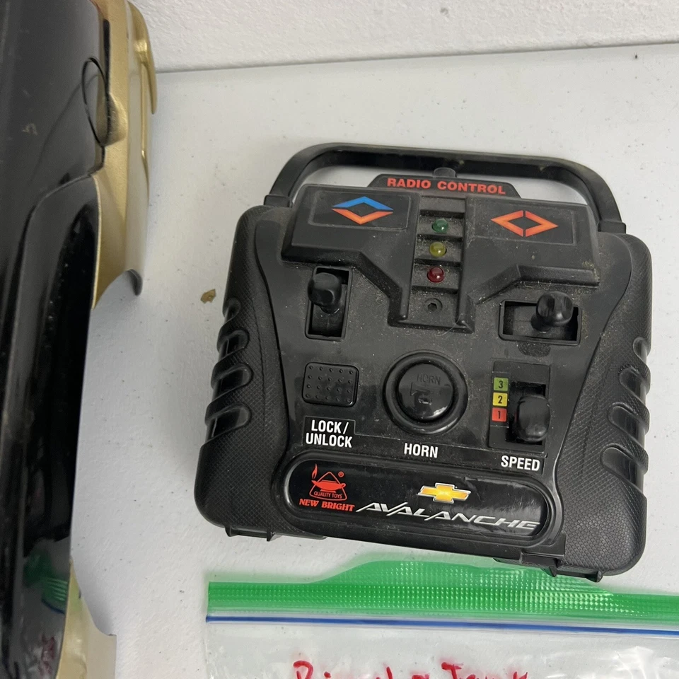 Vintage New Bright 1/6 1:6 Scale RC Chevrolet Avalanche Mountain Sport Body Only - Image 4 of 4