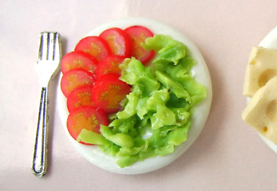 Dollshouse tomato slice salad  ,Realistic miniatures,12th scale, dolls house