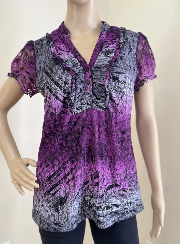 Top vintage Y2k mediano púrpura negro con volantes botón delantero hada grunge caprichoso Foto 3 de 4