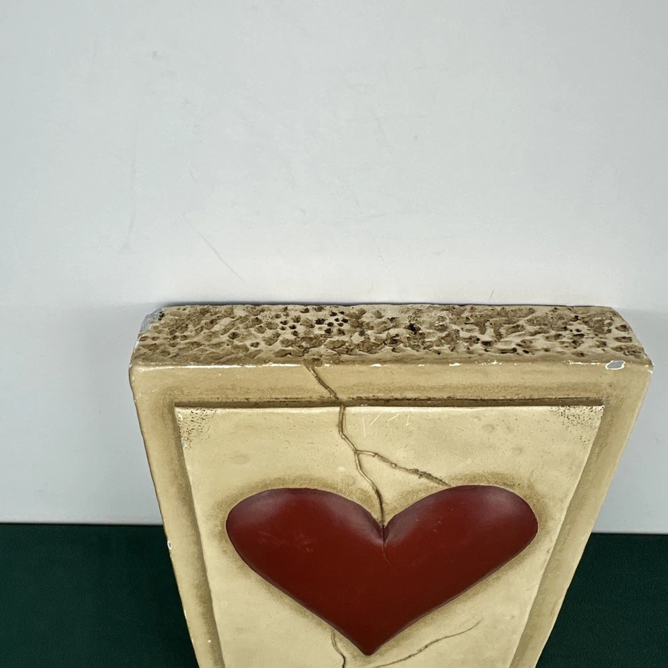 Настенная художественная табличка с рельефом тяжелого сердца — литой камень в стиле Сида Диккенса 2 фунта 10 унций - Изображение 2 из 4