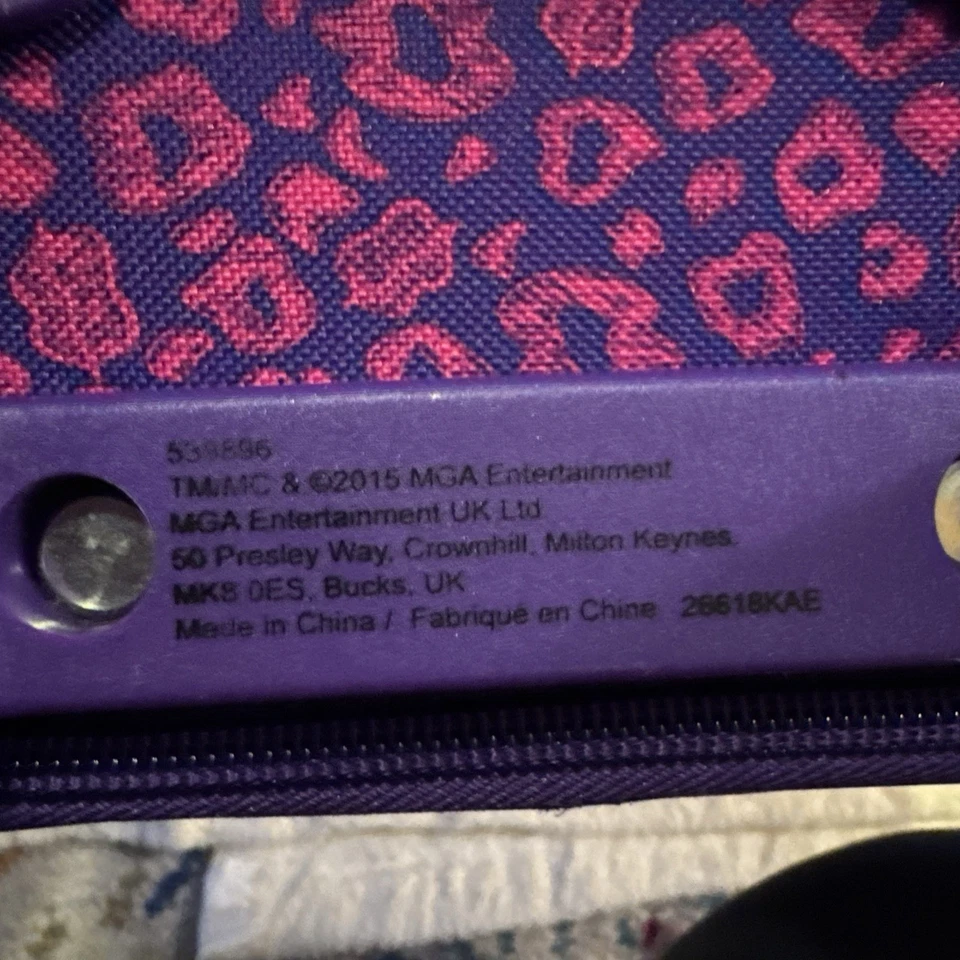 Bratz 滚动行李箱旅行包女孩娃娃行李箱 14x10  — 第 3/4 张图片