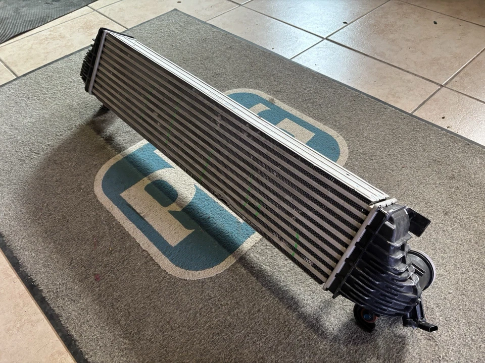 Intercooler Chevy Equinox 2018-2022 (usado OEM) GMC Terrain L4 1,5 L 85163204 Foto 3 de 4