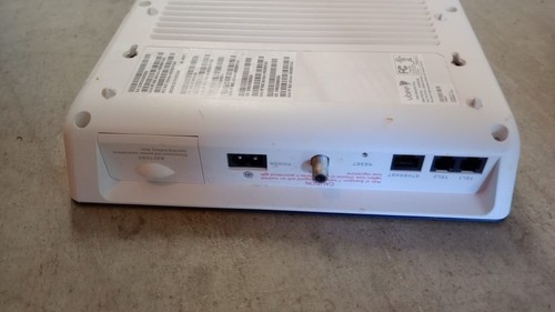 Ubee DVM3203B Voice Cable Modem Docsis 3.0 A23. - Picture 4 of 5