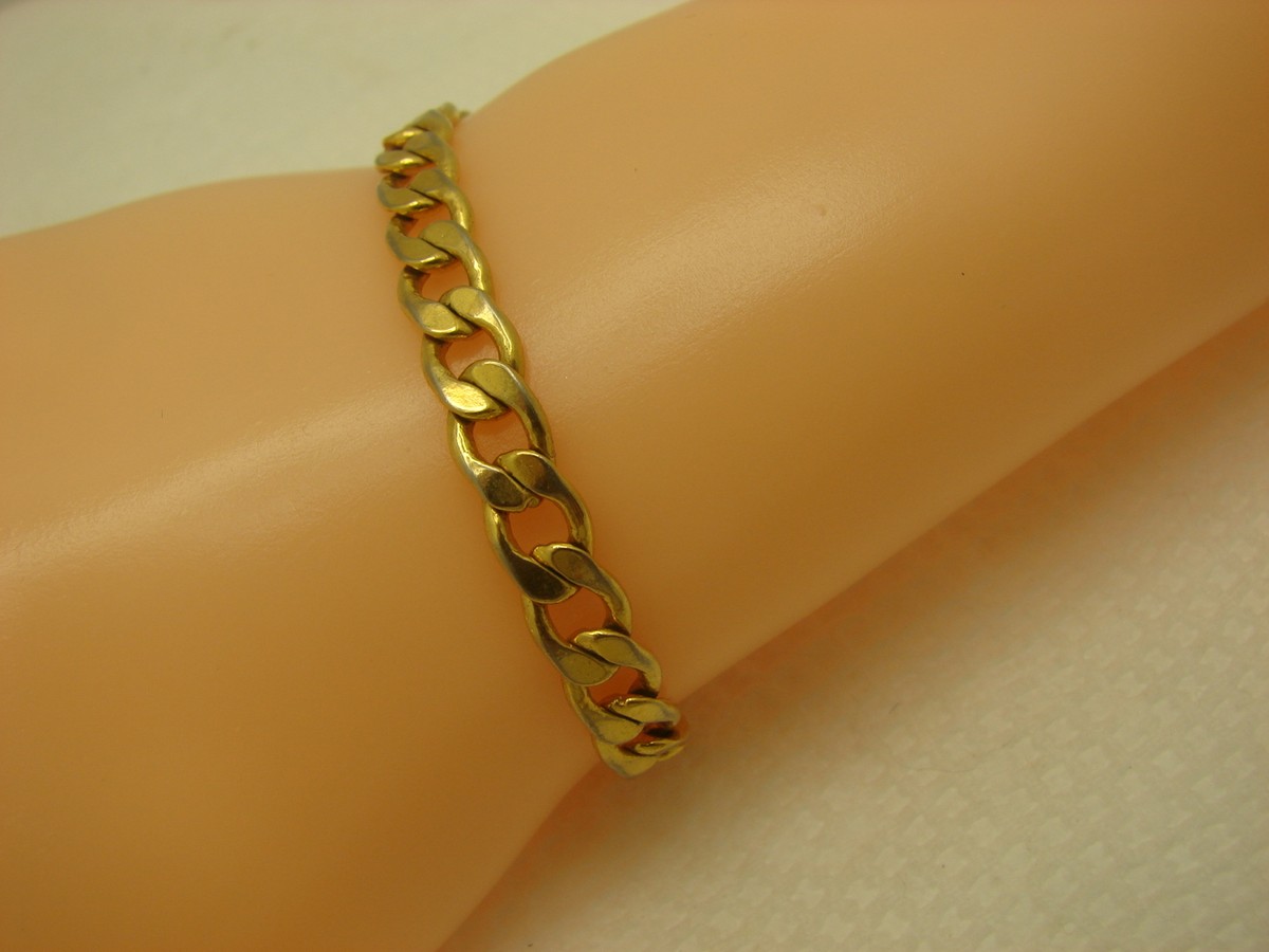 Vintage AVON Gold Tone Chain Link Bracelet 8 Vintage AVON Gold Tone Chain Link Bracelet 8