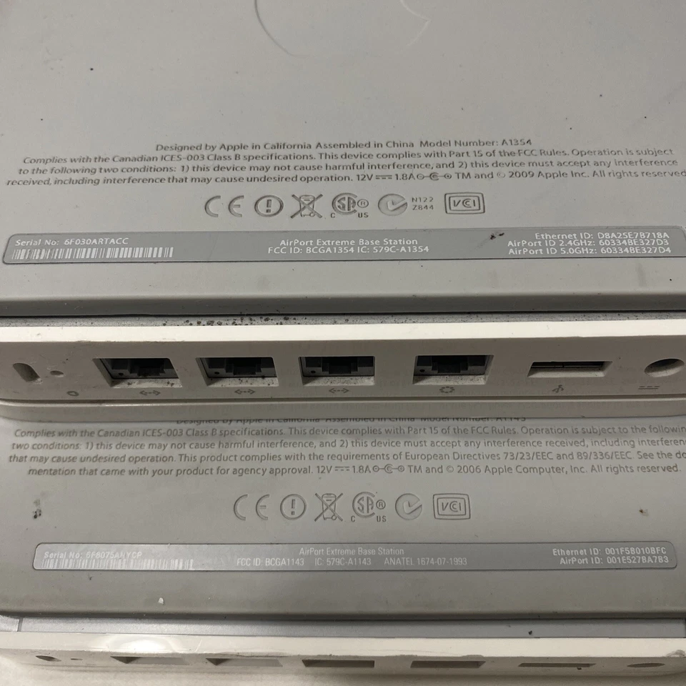 Лот из 2 базовых станций Apple AirPort Extreme A1354 беспроводной маршрутизатор без шнура питания - Изображение 2 из 2