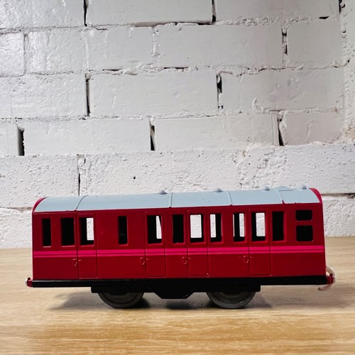 Duke & Duchess Coach Car - Thomas the Tank & Friends Trackmaster TOMY Trains - Picture 6 of 11