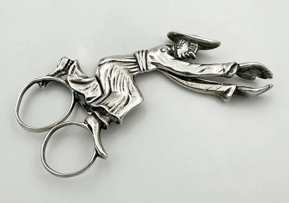 ANTIQUE NOVELTY RUNNING FRIAR SUGAR TONGS STERLING SILVER POSSIBLY AMERICAN - Image 4 of 4