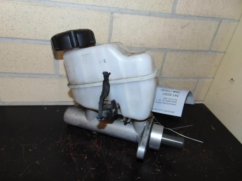 Brake Master Cylinder Fits 11-16 EQUUS 1697501 Foto 2 de 4