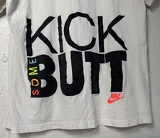 T-shirt Nike vintage Kick Some Butt USA anni 80 90 grigia etichetta Swoosh uomo grande