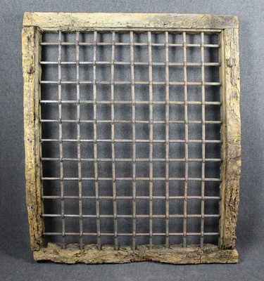 Antica Grata In Ferro Chiodato Con Cornice In Legno Italia Xviii Secolo Ebay