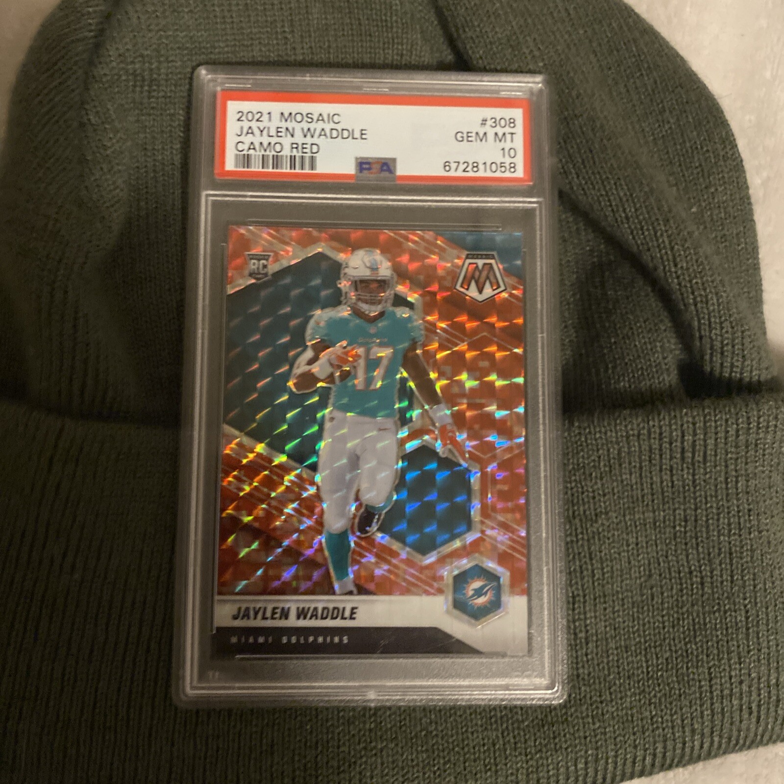 2021 Panini Mosaic - Rookies Mosaic Camo Red Prizm #308 Jaylen Waddle (RC)