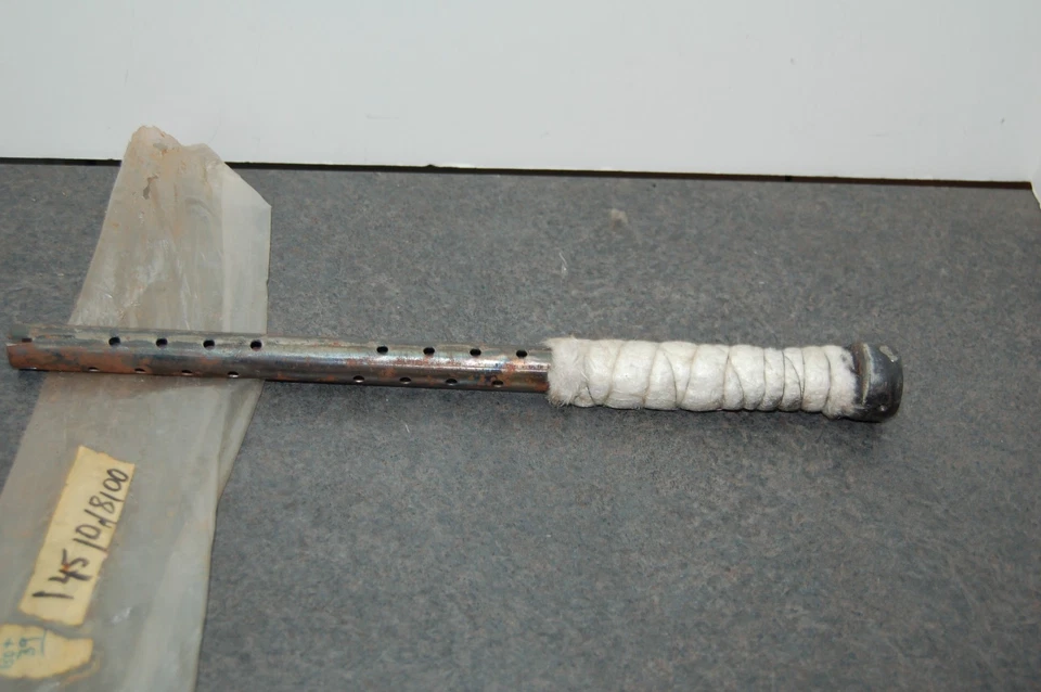 Tubo deflector silenciador escape Suzuki 14510-18100 genuino nuevo de stock t250 gt250 gt380 nuevo Foto 3 de 4