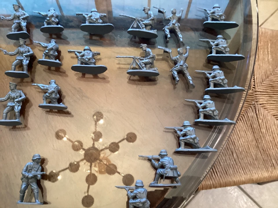 Infantería alemana refundida, 45 figuras en total - gris oscuro Foto 4 de 4