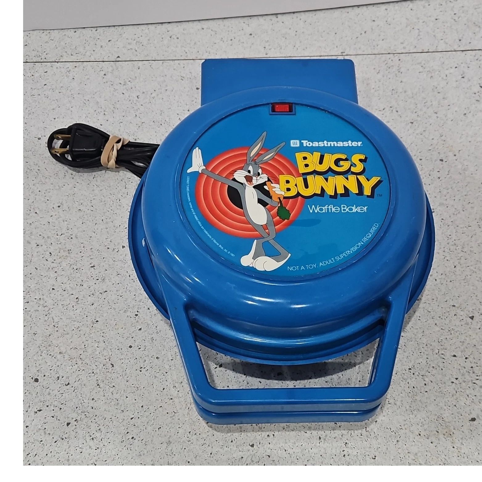 Toastmaster Bugs Bunny Blue Novelty Waffle Maker 700W Electric Non-Stick