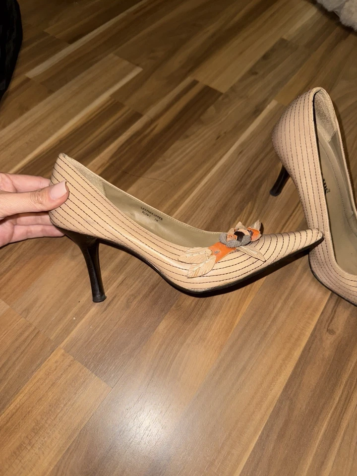 Tacones de cuero marrón en punta Y2K Foto 4 de 4