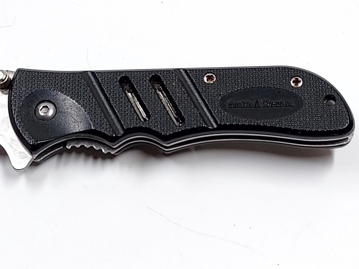 Smith & Wesson Cuttin Horse Knife CH0026 Folding Tactical Smith & Wesson Cuttin Horse Knife CH0026 Folding Tactical
