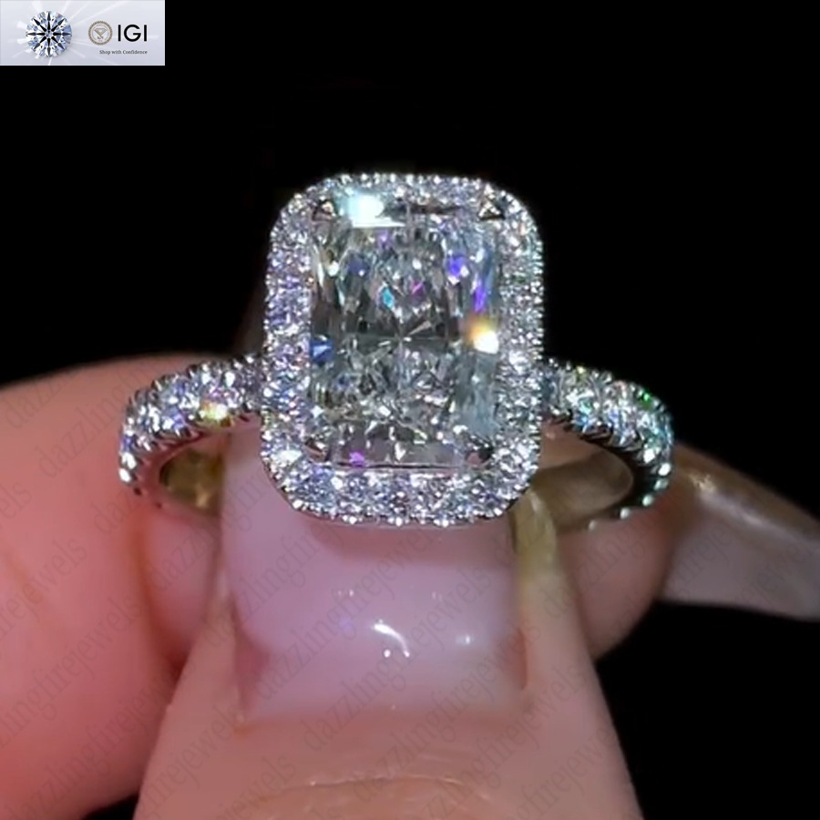 2.50Ct Radiant Cut E VS1 IGI Lab Grown Diamond Engagement Ring In