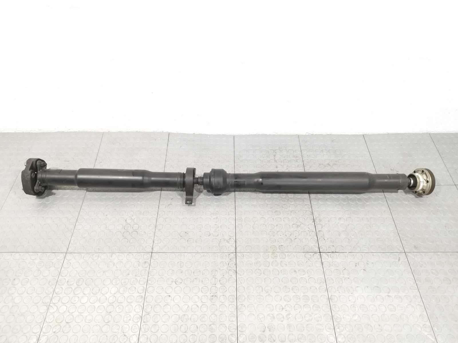 Maserati Ghibli S AWD 3.0L 2014 Rear Drive Shaft Propeller 6700085460 OEM