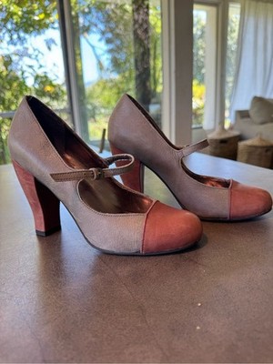 Seychelles Two-Tone Leather Mary Jane Pumps   Size 7.5
