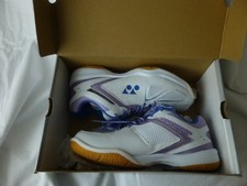 NEU YONEX Power Cushion 35  Sport Indoor Hallenschuhe Damen Gr.41 UK8 US 10