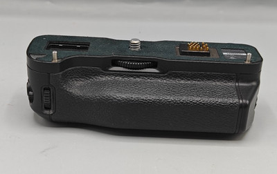 Fujifilm Fuji VG-XT1 Vertical Battery Grip for X-T1. Pre owned