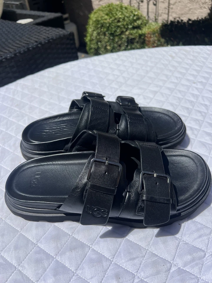 Clean UGG Men's Capitola Dual Buckle Slide Black Leather Sandals 1153102 SIZE 8 - Image 4 of 4