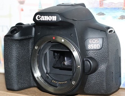 Canon EOS Rebel  850D (T8i) 24.1MP DSLR  - parts only