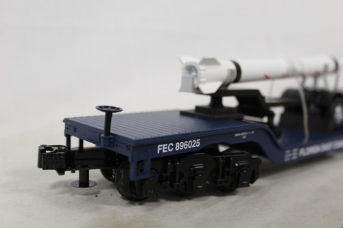 MTH Rail King 30-76554 FL East Coast RailKing Dpt Center Flat car w/Rocket Load - Picture 6 of 9