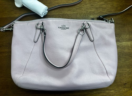 Coach pink purse Valentines gift light pink shoulder stap