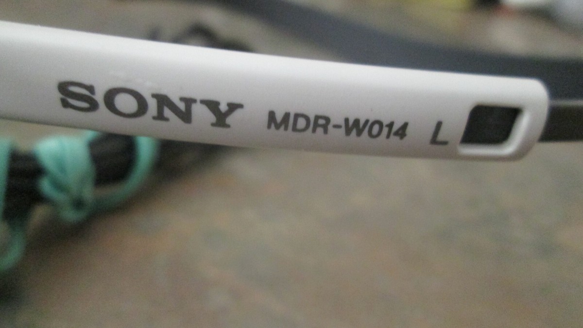 Sony Sports MDR-W014 Lightweight Vertical Wired Headphones | eBay