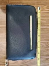 Steve Madden Womens Zip Around Wallet Clutch Wristlet Black.