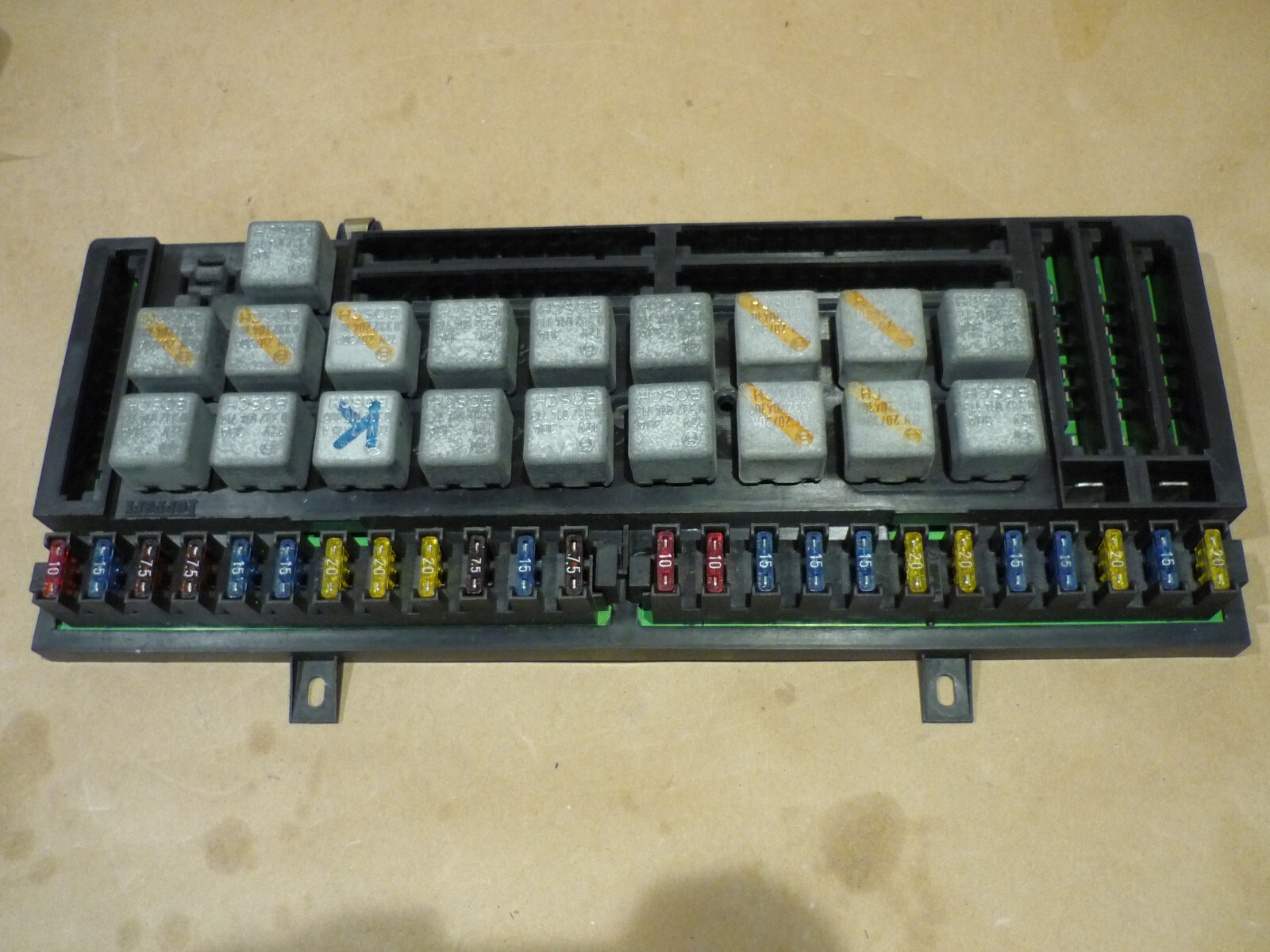 Ferrari Testarossa - Relay / Fuseboard Assy (Rebuilt) - P/N 129108