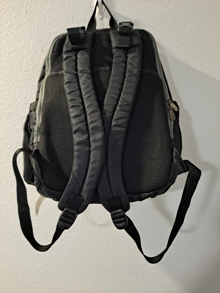 Nueva Mochila Fisher-Price Negra Bolsa de Pañales Cremalleras Bolsillos Funcional Elegante Foto 3 de 4