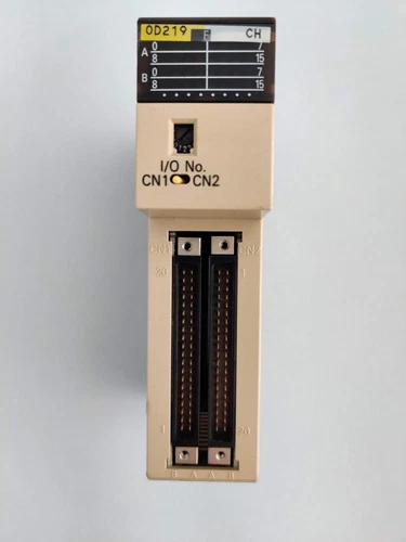 OMRON C200H-OD219 64 point Digital output module