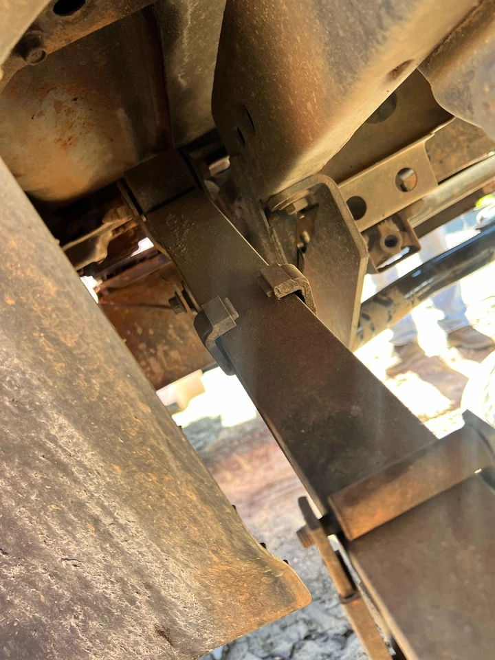 Оригинальная большая буксировочная задняя листовая пружина в сборе левая или правая сторона для Nissan Titan 4x4 2008-2014 годов выпуска - Изображение 2 из 3