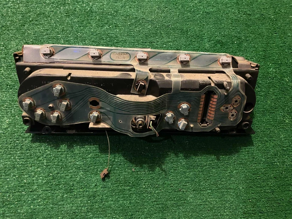 Cuadro de instrumentos Chevrolet Caprice Impala 1980-1984 con moldura y lente OEM Foto 3 de 3