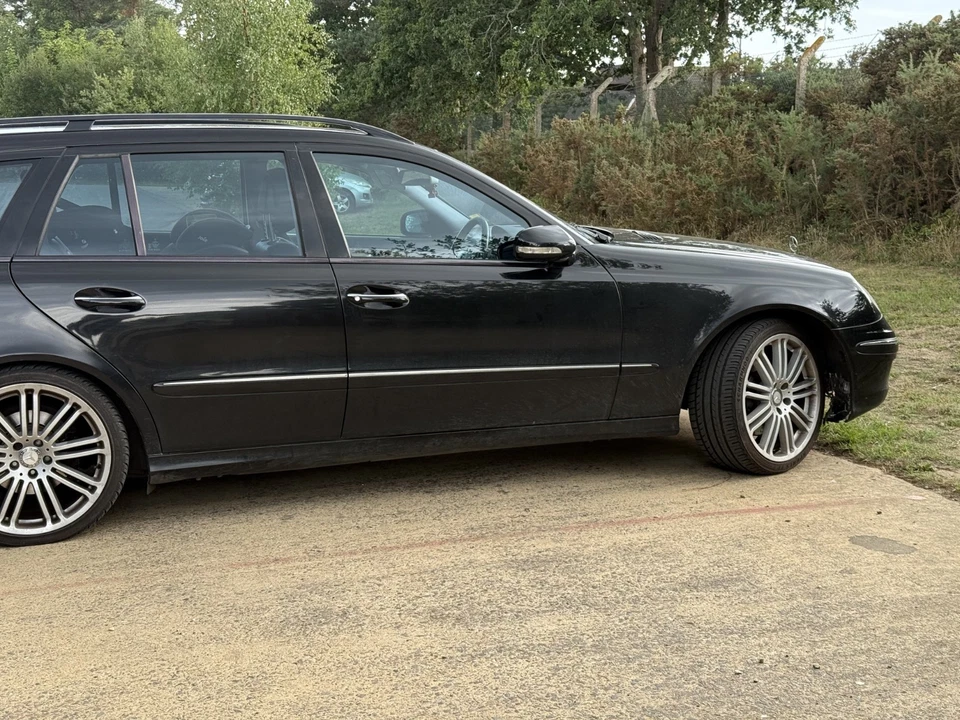Mercedes-Benz E280 CDi Estate 2007 Service History - Leather - (Needs Aux Belt) - Image 2 of 4