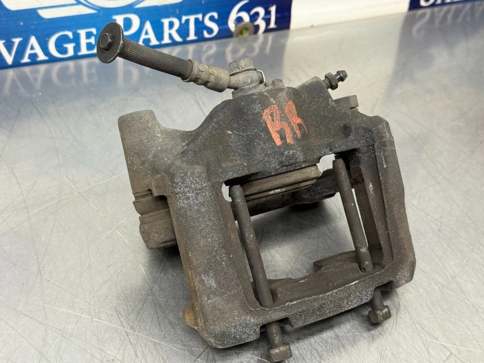 Pinza de freno derecha pasajero trasero Lexus GS450H 2009 - 126 k Foto 4 de 4