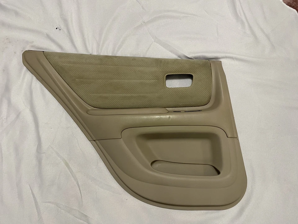 Paneles interiores delanteros traseros originales Lexus IS300 2001-2005 beige tostado Foto 2 de 4
