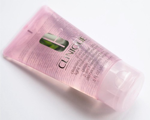 CLINIQUE 2 In 1 Cleansing Micellar Gel 150 ml - Imagen 4 de 11