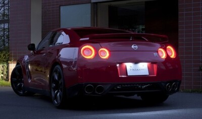 VALENTI Jewel LED Tail Lamp REVO GT-R R35 Half Red/Chrome VALENTI Jewel LED Tail Lamp REVO GT-R R35 Half Red/Chrome