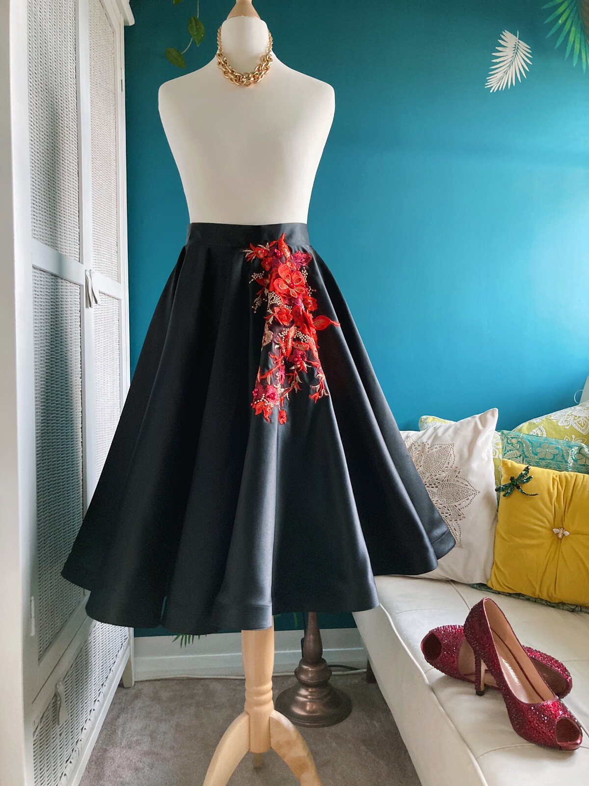 Double Circle Christmas New Years Skirt Black/Red Flower Tulle 50’s Style Satin image 5
